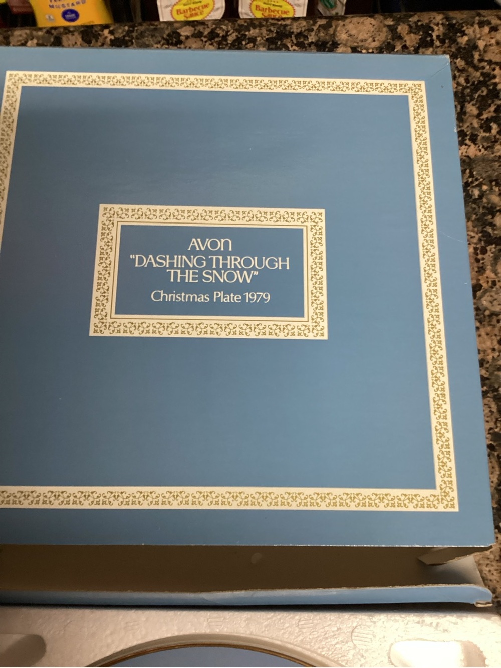 Avon Christmas plate from 1979 - Picture 2 of 3
